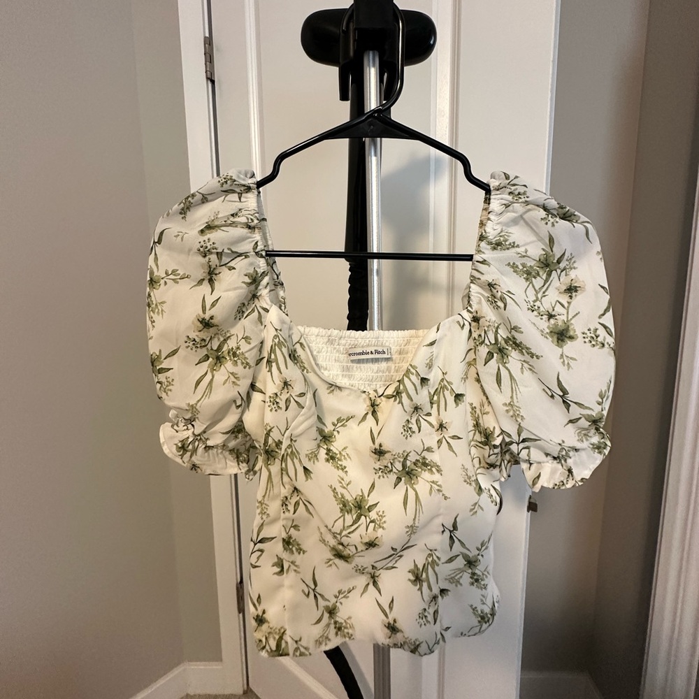 Women’s Floral Blouse - Abercrombie and Fitch XS